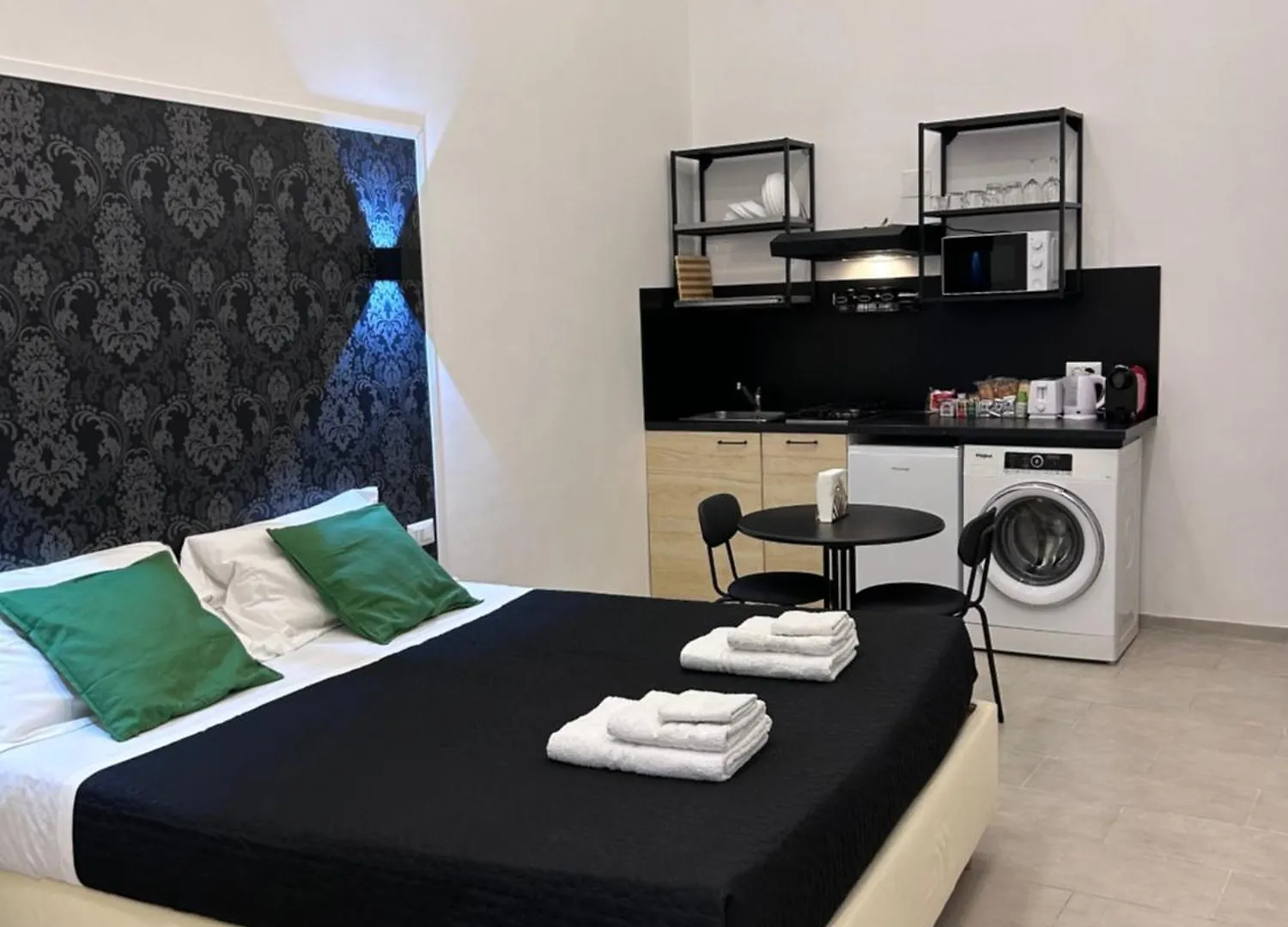 Olina Residence 2 Naples Apartment